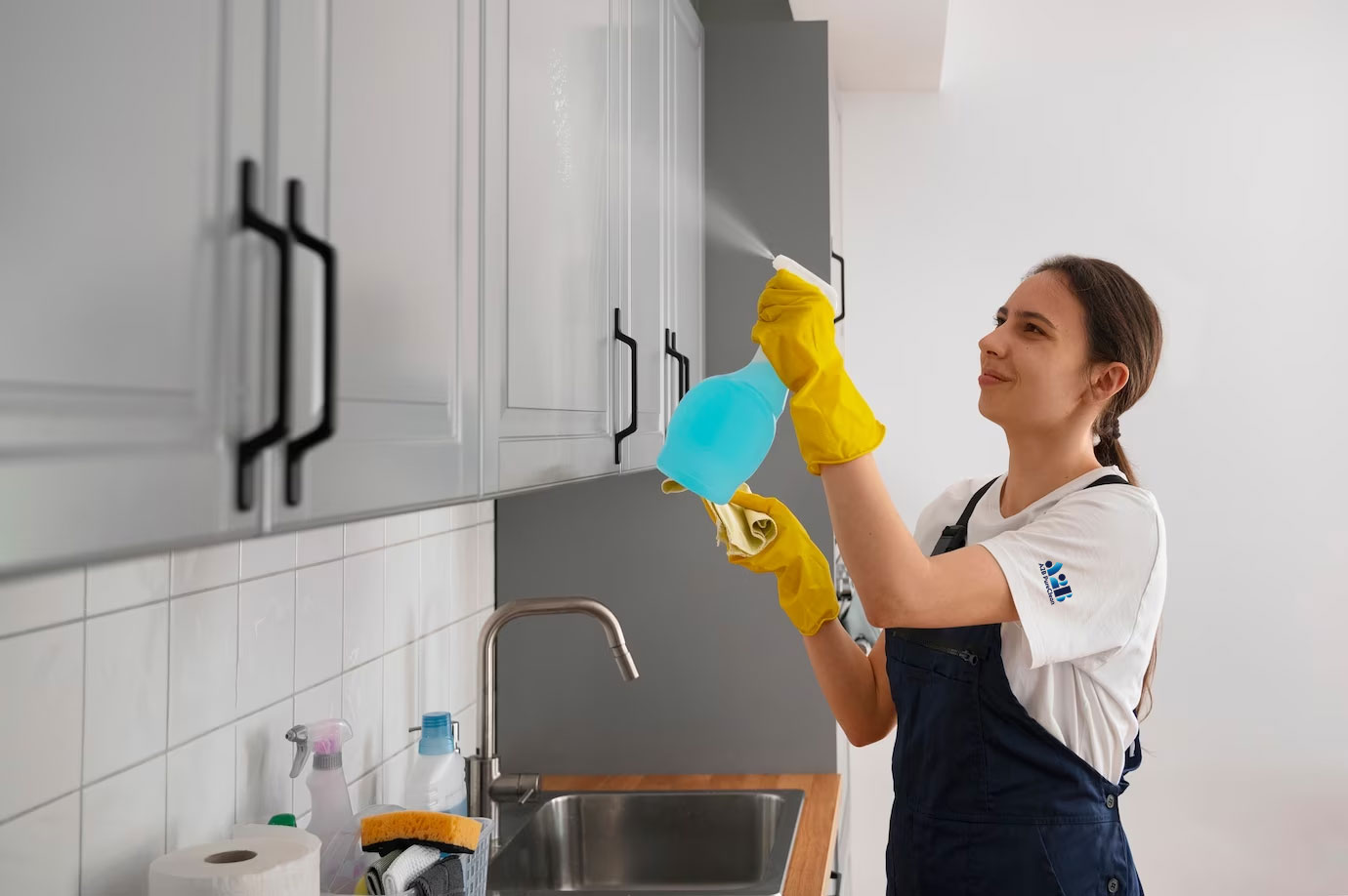 The Ultimate Guide to Deep Cleaning Your Kitchen